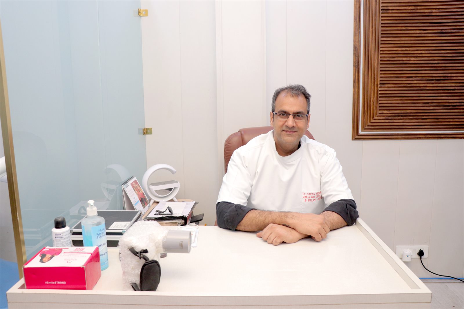 Branch 2 (Farash Khana) dentist consultation desk
