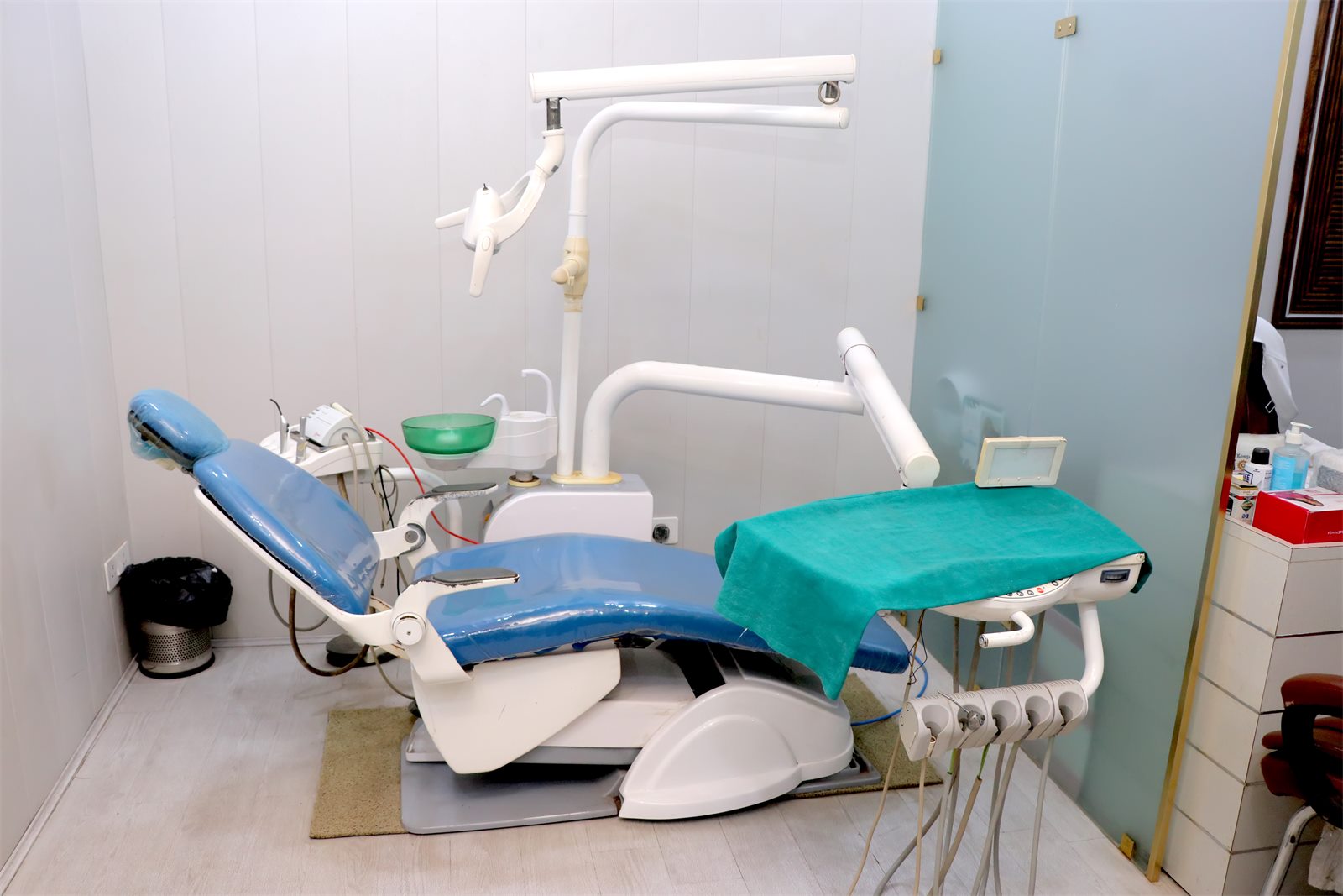 Branch 2 (Farash Khana) treatment room